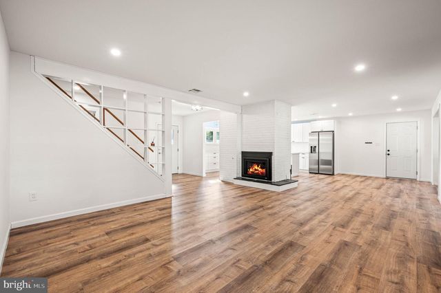 169 FORSYTHIA DR N, Levittown, PA 19056