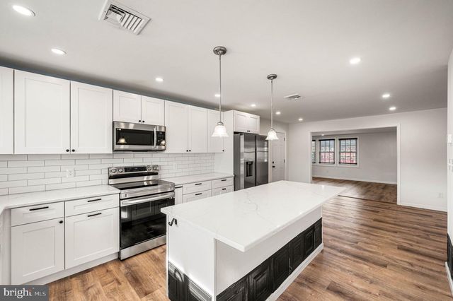 169 FORSYTHIA DR N, Levittown, PA 19056