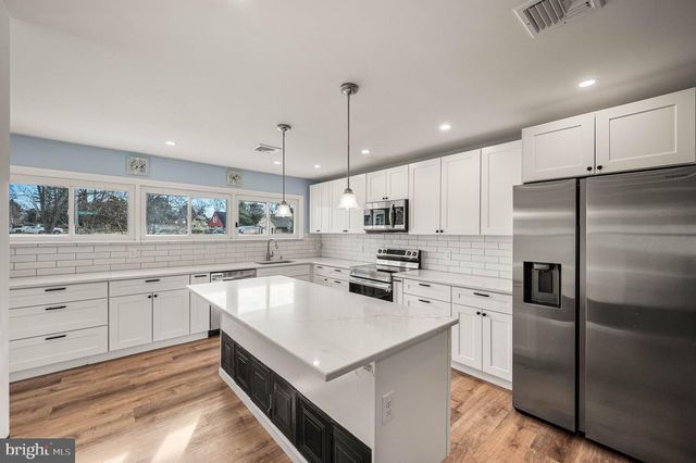 169 FORSYTHIA DR N, Levittown, PA 19056