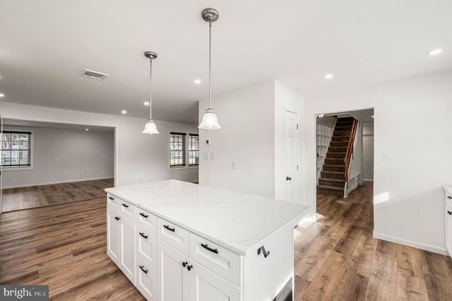 169 FORSYTHIA DR N, Levittown, PA 19056