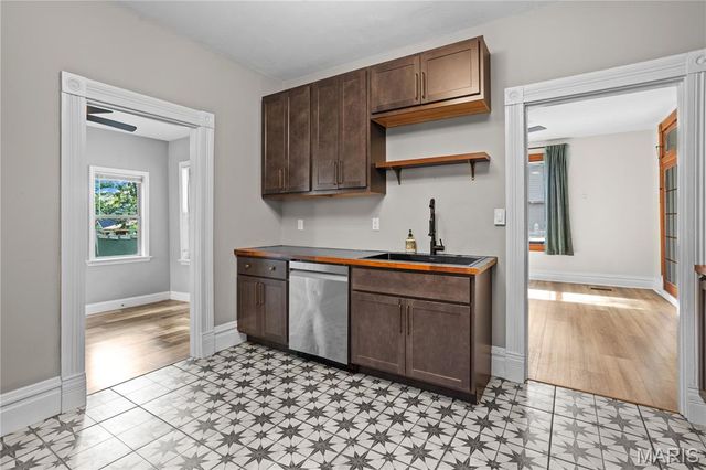 419 S Van Buren Avenue, Kirkwood, MO 63122