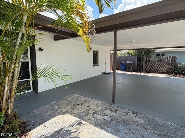 5831 Casablanca CT, Fort Myers, FL 33919