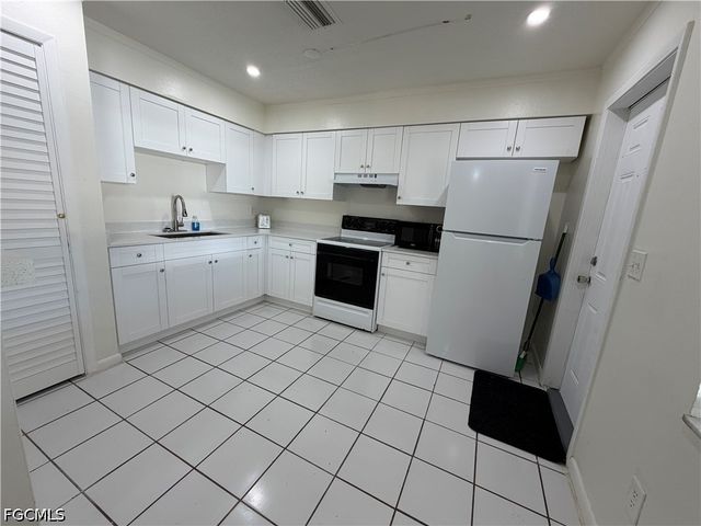 5831 Casablanca CT, Fort Myers, FL 33919