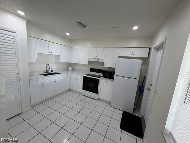 5831 Casablanca CT, Fort Myers, FL 33919
