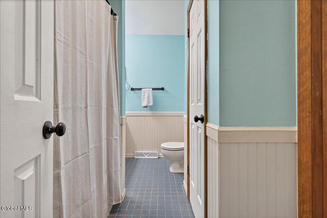 51 Cooks Court, Halfmoon, NY 12188