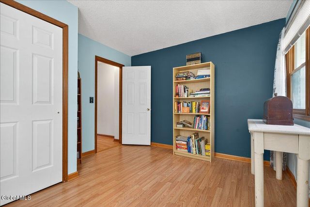 51 Cooks Court, Halfmoon, NY 12188