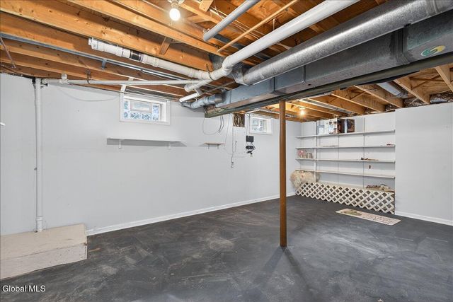 51 Cooks Court, Halfmoon, NY 12188