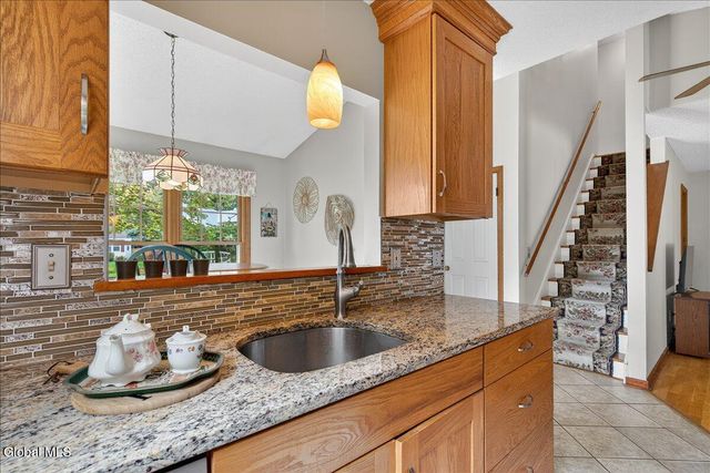 51 Cooks Court, Halfmoon, NY 12188