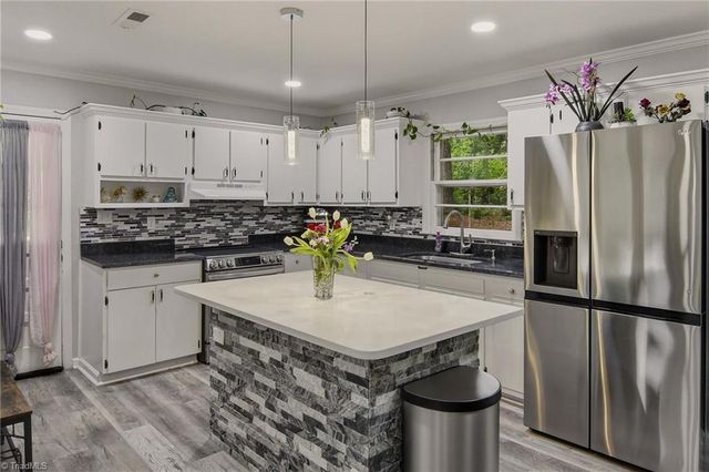 104 Jacklyn Court, High Point, NC 27265