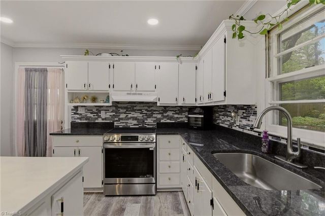 104 Jacklyn Court, High Point, NC 27265