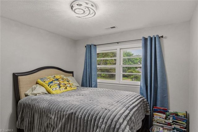 104 Jacklyn Court, High Point, NC 27265