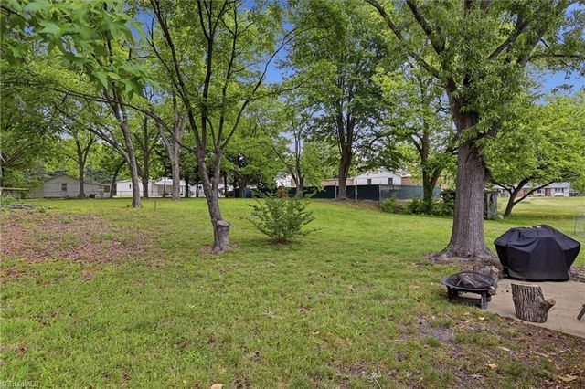 104 Jacklyn Court, High Point, NC 27265