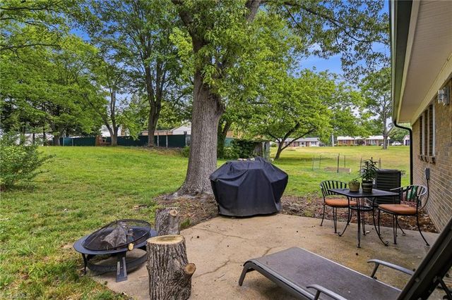 104 Jacklyn Court, High Point, NC 27265