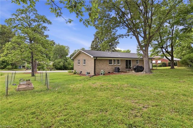 104 Jacklyn Court, High Point, NC 27265
