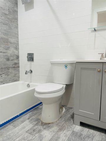 157 Beach 25th 2nd Floor, Far Rockaway, NY 11691