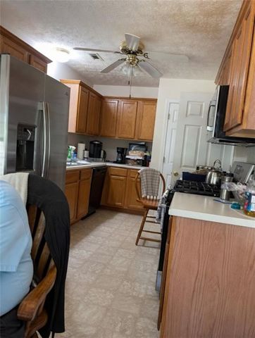 180 Pecan Ridge Drive, Fayetteville, GA 30215