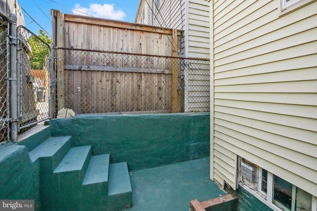 1648 KRAMER ST NE, Washington, DC 20002