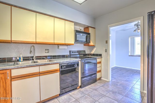 3046 S Cole Circle, Tucson, AZ 85713