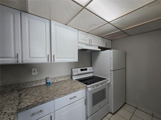 8011 W 6th Ave I, Hialeah, FL 33014