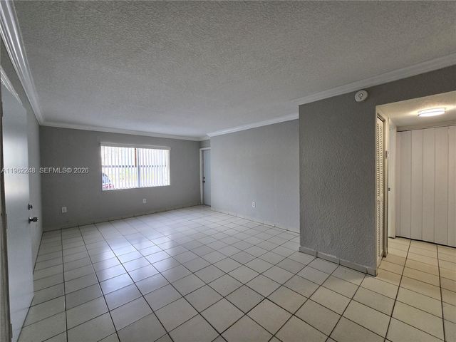 8011 W 6th Ave I, Hialeah, FL 33014