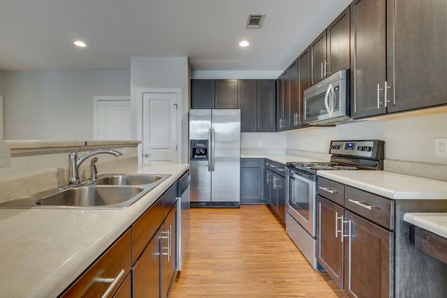 700 Wedgewood Park Apt 407, Nashville, TN 37203