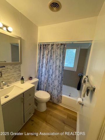 2816 Greenbelt Drive, Lansing, MI 48911