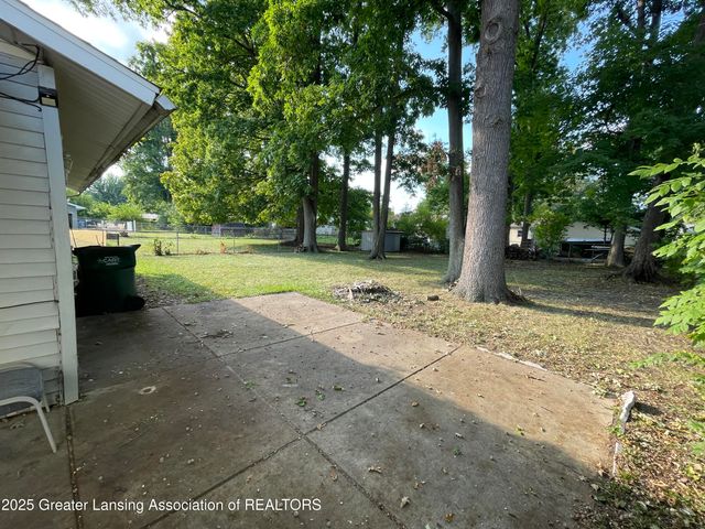 2816 Greenbelt Drive, Lansing, MI 48911