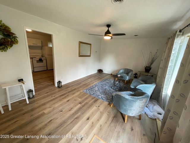 2816 Greenbelt Drive, Lansing, MI 48911