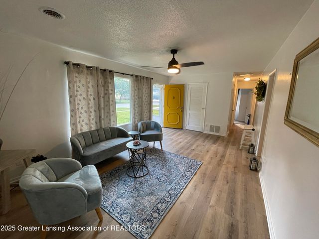 2816 Greenbelt Drive, Lansing, MI 48911