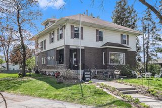 2040 E Maple Avenue, Grand Blanc, MI 48507