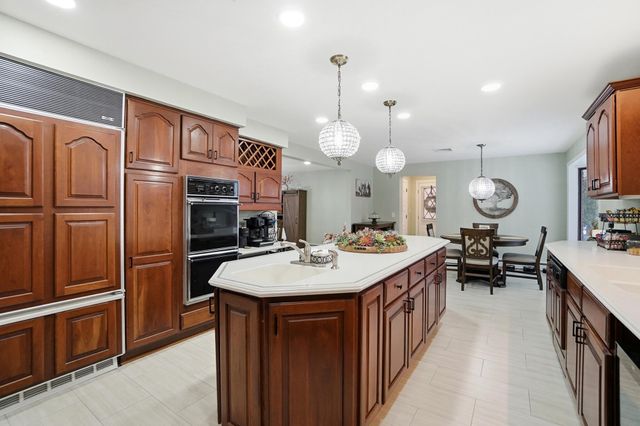 8 Paul Hesser Drive, Lakeside Park, KY 41017