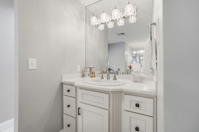 8 Paul Hesser Drive, Lakeside Park, KY 41017