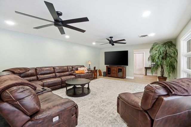 8 Paul Hesser Drive, Lakeside Park, KY 41017