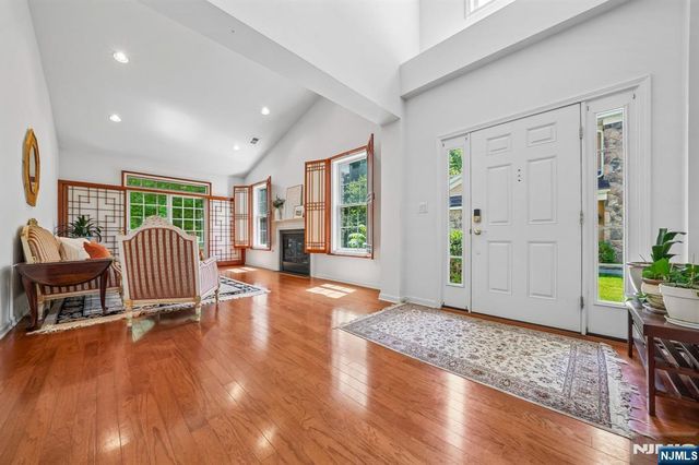 11 Hopkins Court, Par-troy Hills Twp., NJ 07054