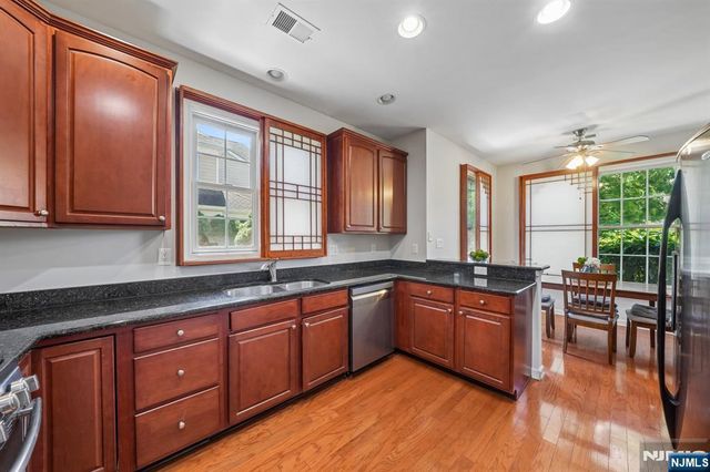 11 Hopkins Court, Par-troy Hills Twp., NJ 07054