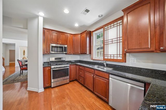 11 Hopkins Court, Par-troy Hills Twp., NJ 07054
