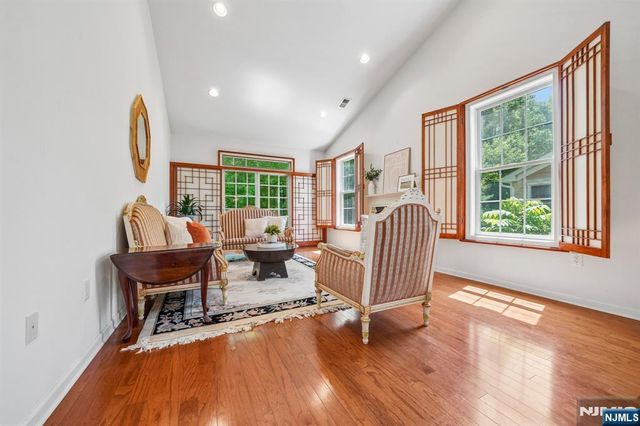 11 Hopkins Court, Par-troy Hills Twp., NJ 07054