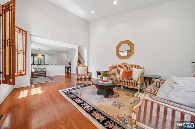11 Hopkins Court, Par-troy Hills Twp., NJ 07054