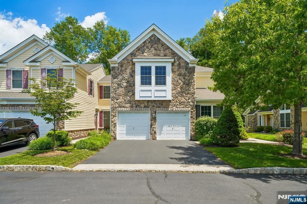 11 Hopkins Court, Par-troy Hills Twp., NJ 07054