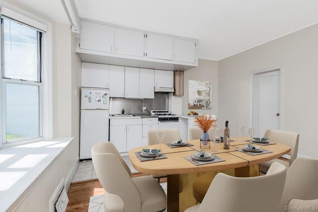 429 E 238th Street, Bronx, NY 10470