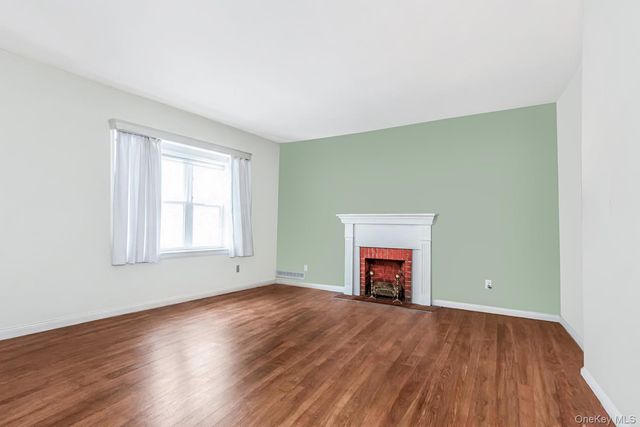 429 E 238th Street, Bronx, NY 10470