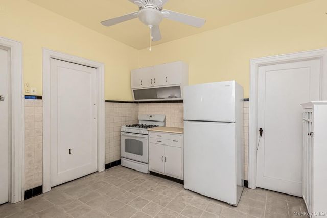 429 E 238th Street, Bronx, NY 10470