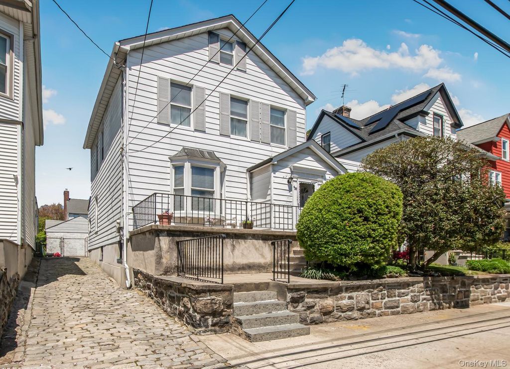 429 E 238th Street, Bronx, NY 10470