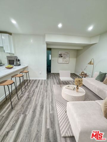 2424 Ocean Park Boulevard 8, Santa Monica, CA 90405
