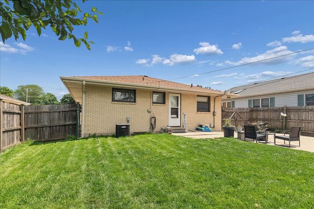 1609 Oakland Avenue, Crest Hill, IL 60403