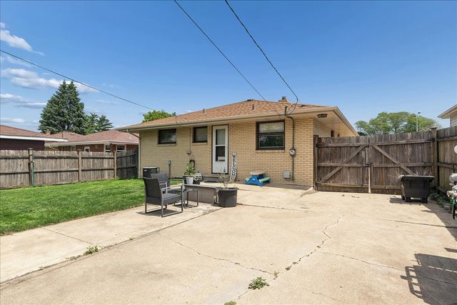 1609 Oakland Avenue, Crest Hill, IL 60403