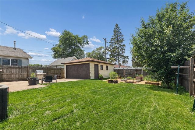 1609 Oakland Avenue, Crest Hill, IL 60403