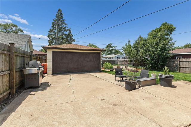 1609 Oakland Avenue, Crest Hill, IL 60403