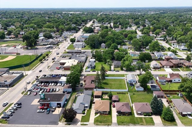 1609 Oakland Avenue, Crest Hill, IL 60403
