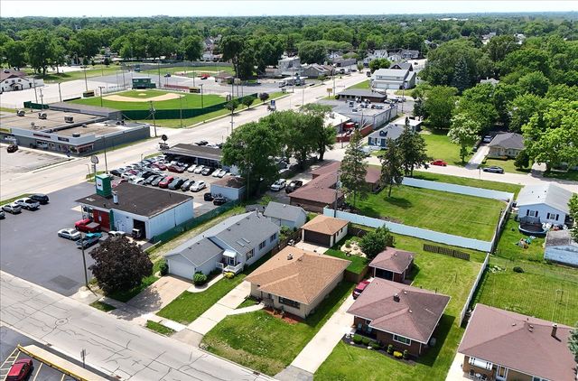 1609 Oakland Avenue, Crest Hill, IL 60403